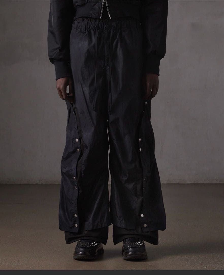 GRANCY ボタンレイヤードナイロンパンツ　ブラック　L グランシー