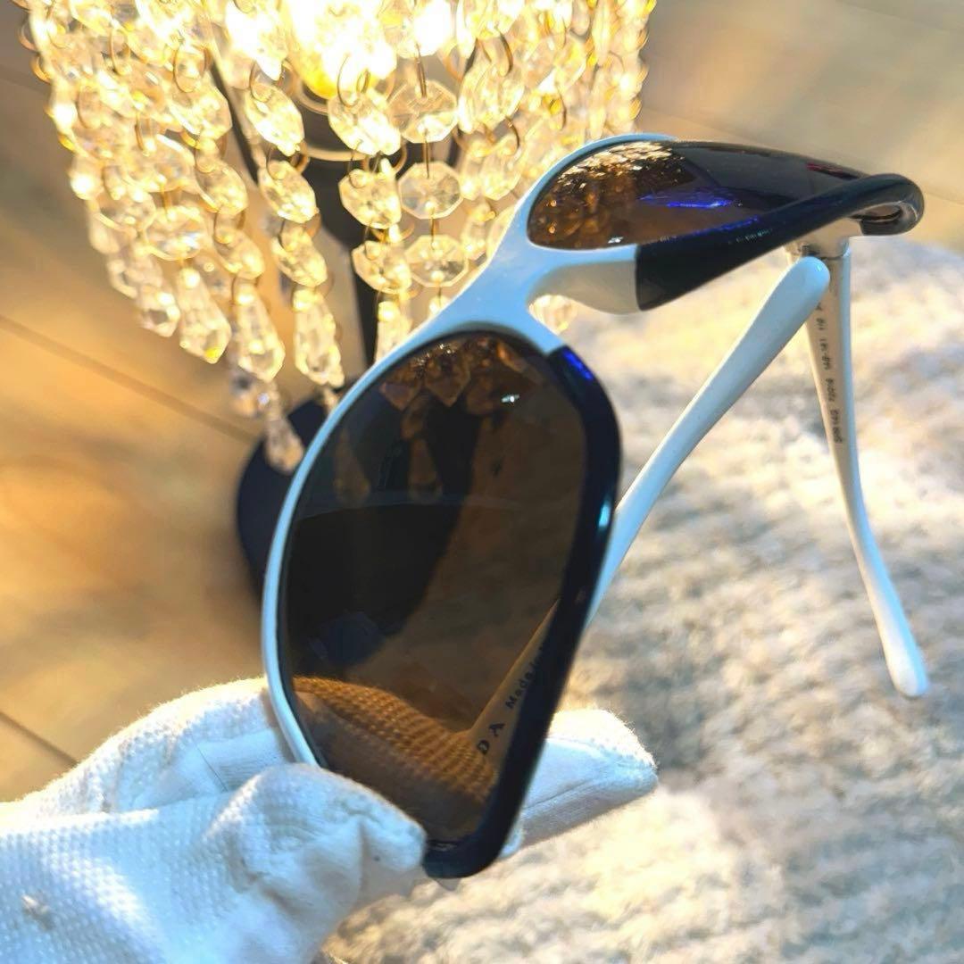 【PRADA】バイカラーサングラス