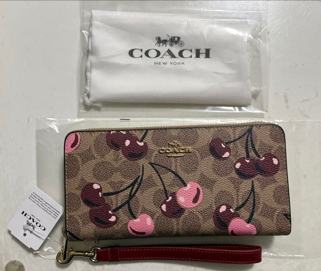 COACH 長財布　さくらんぼ　新品