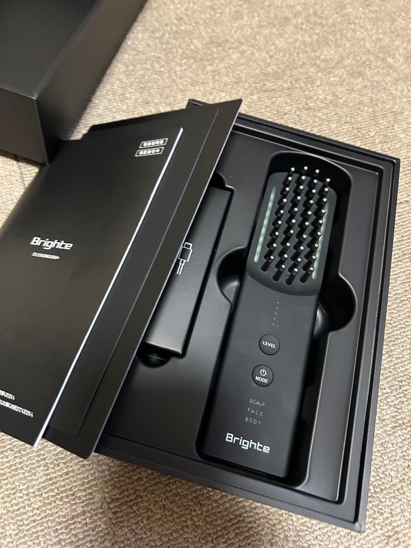 ブラシ型美顔器 エレキブラシプラス