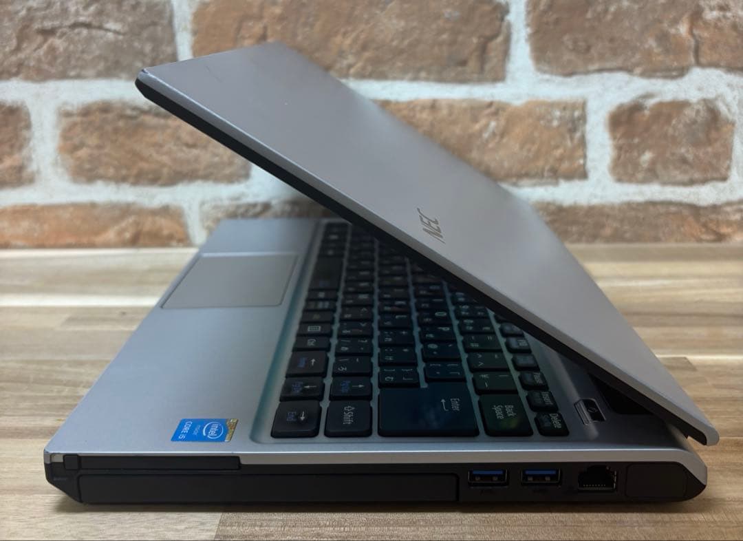 NEC ノートPC 13.3型コンパクト　Windows11 Office付