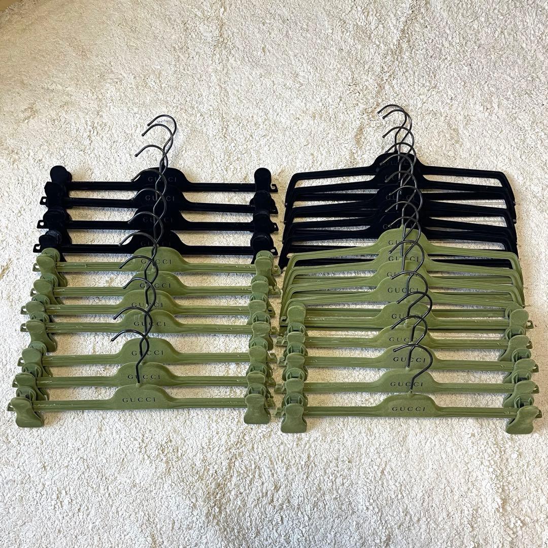 GUCCI 25本 ベロア グリーン×ブラック ハンガーセット