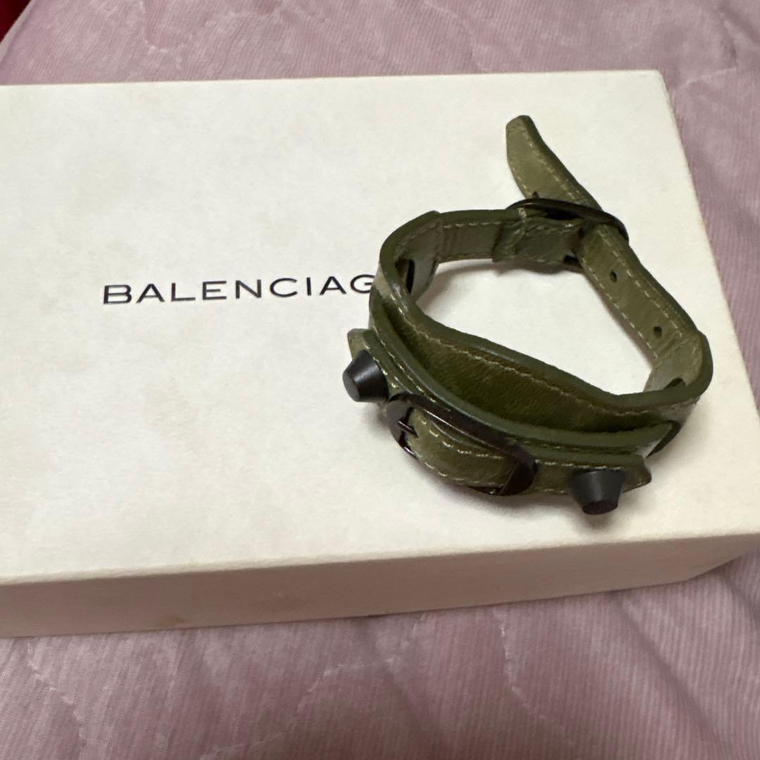 BALENCIAGA オリーブグリーン バングル