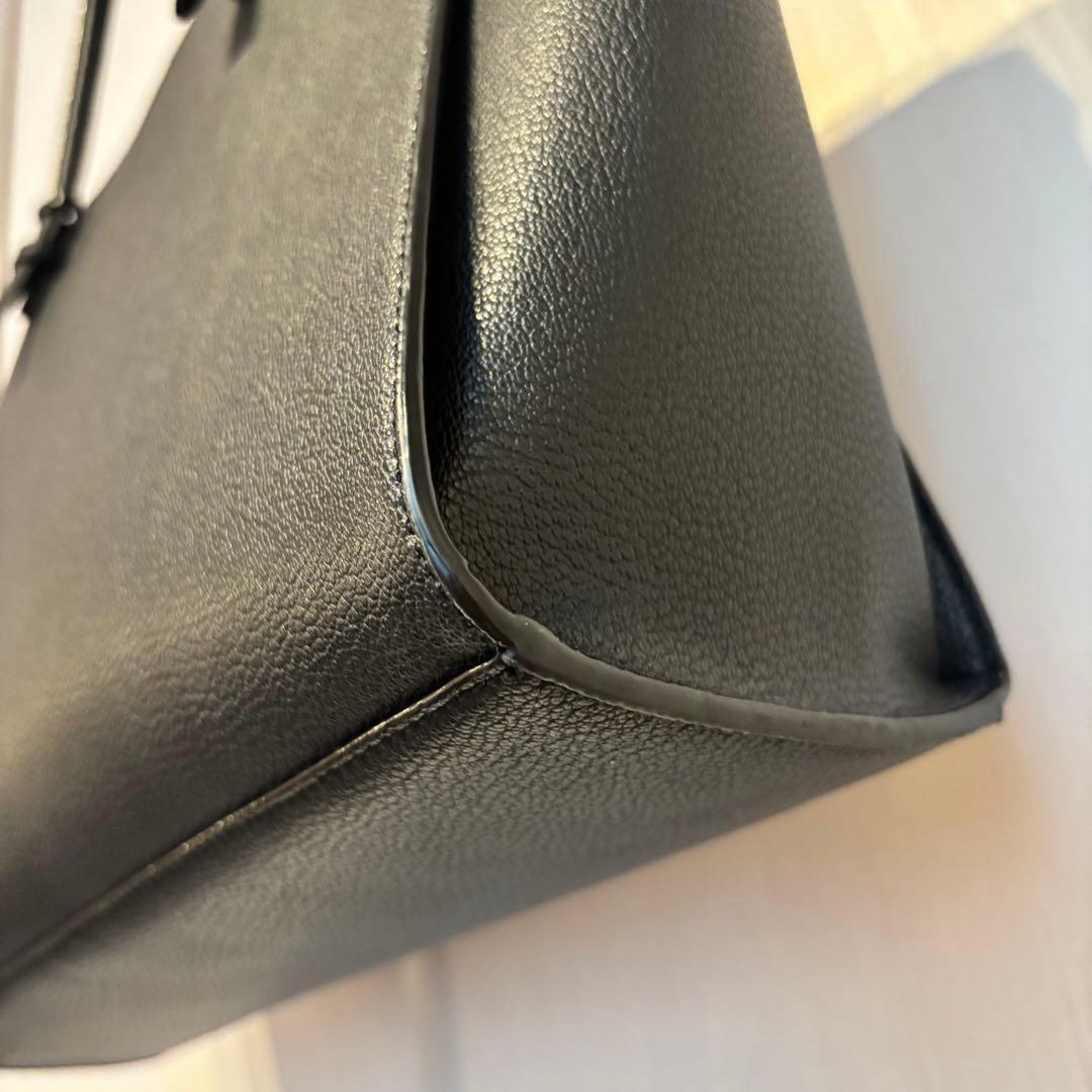 【極美品】CHARLES & KEITH クラシックダブルハンドル トートバッグ