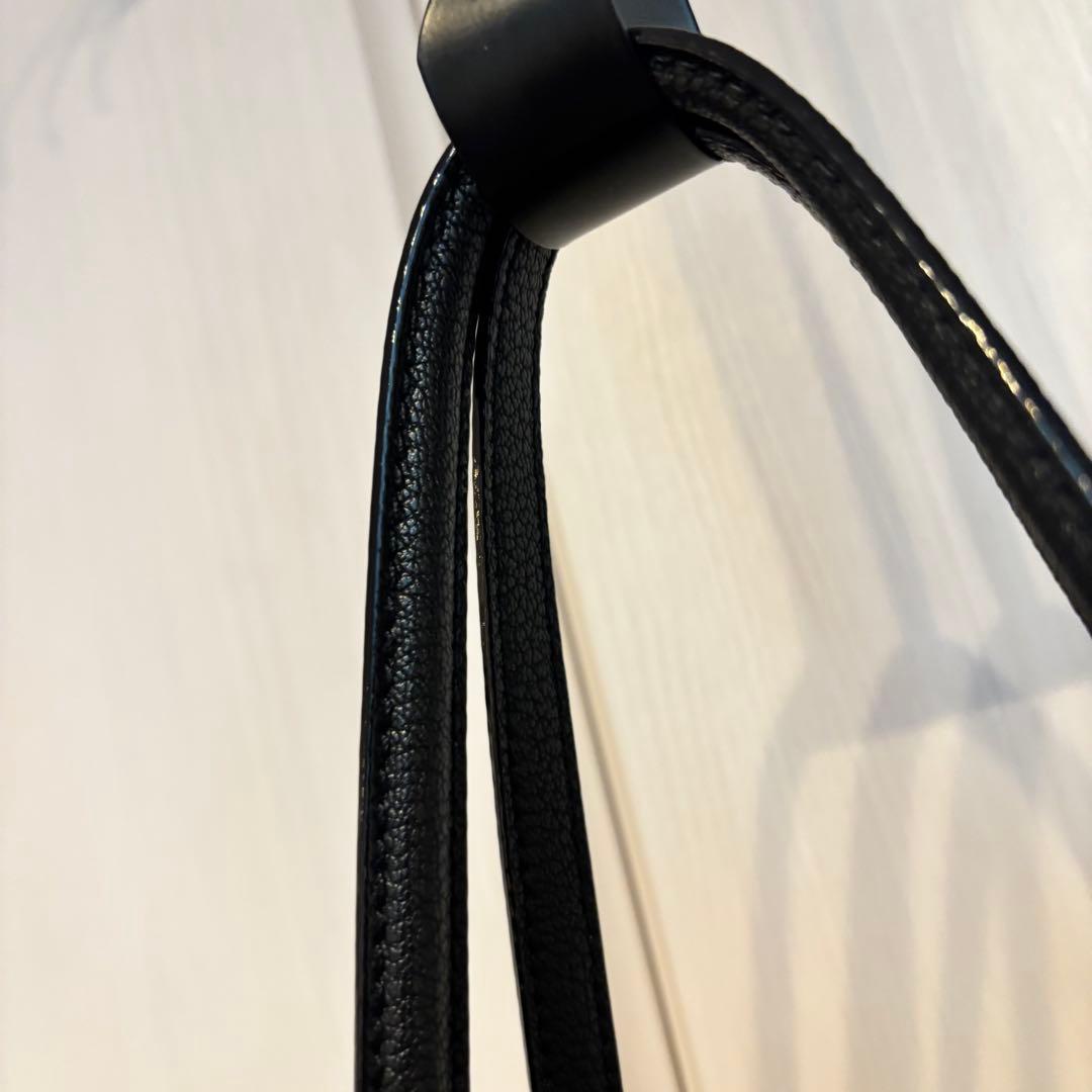 【極美品】CHARLES & KEITH クラシックダブルハンドル トートバッグ