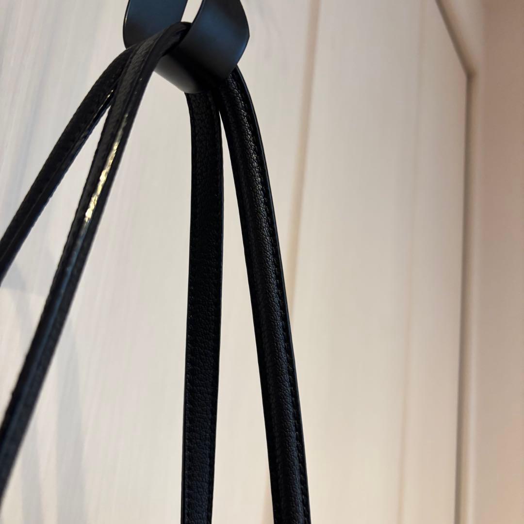 【極美品】CHARLES & KEITH クラシックダブルハンドル トートバッグ