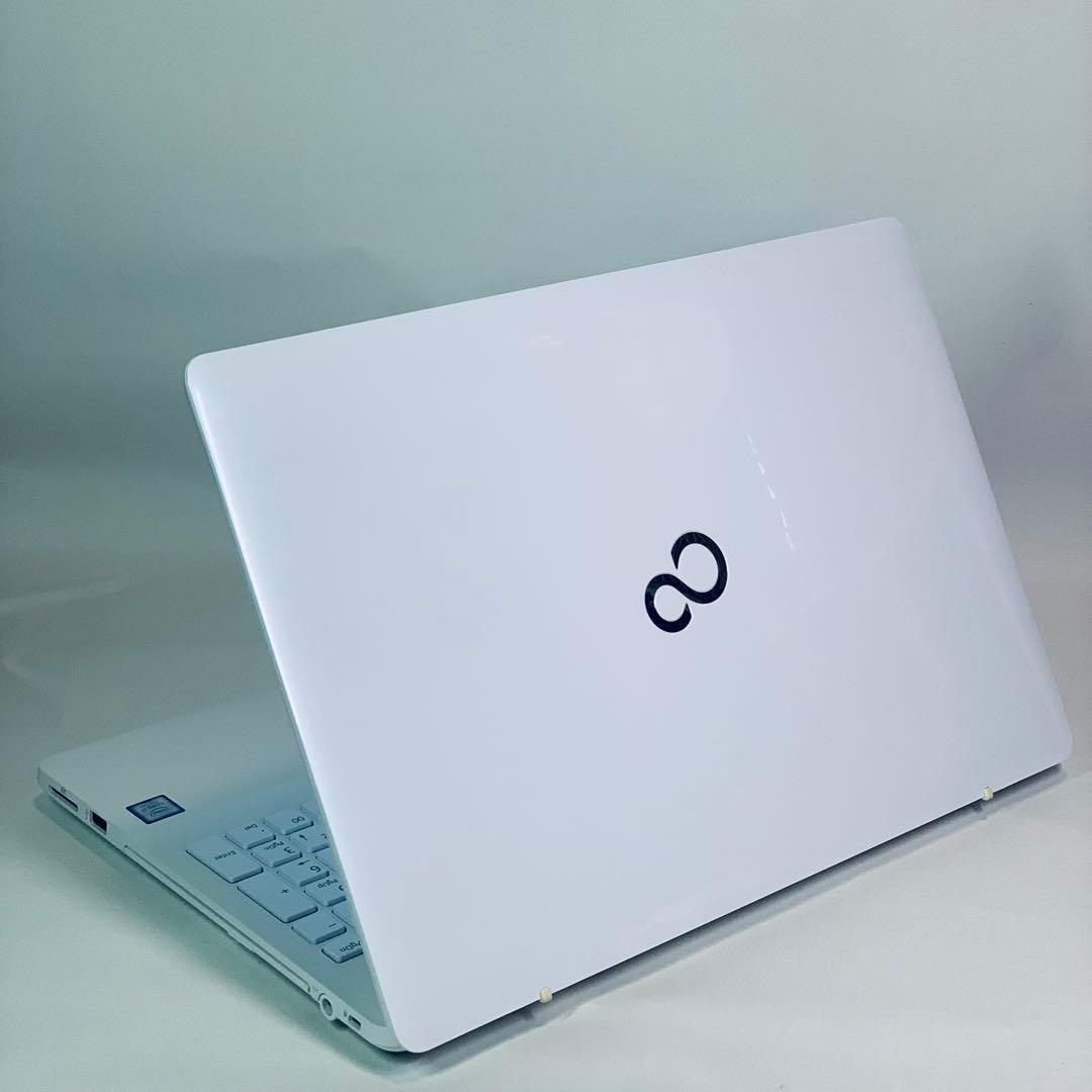 Core i7✨7世代✨SSD2TB✨32GB✨富士通✨ホワイト✨ノートパソコン