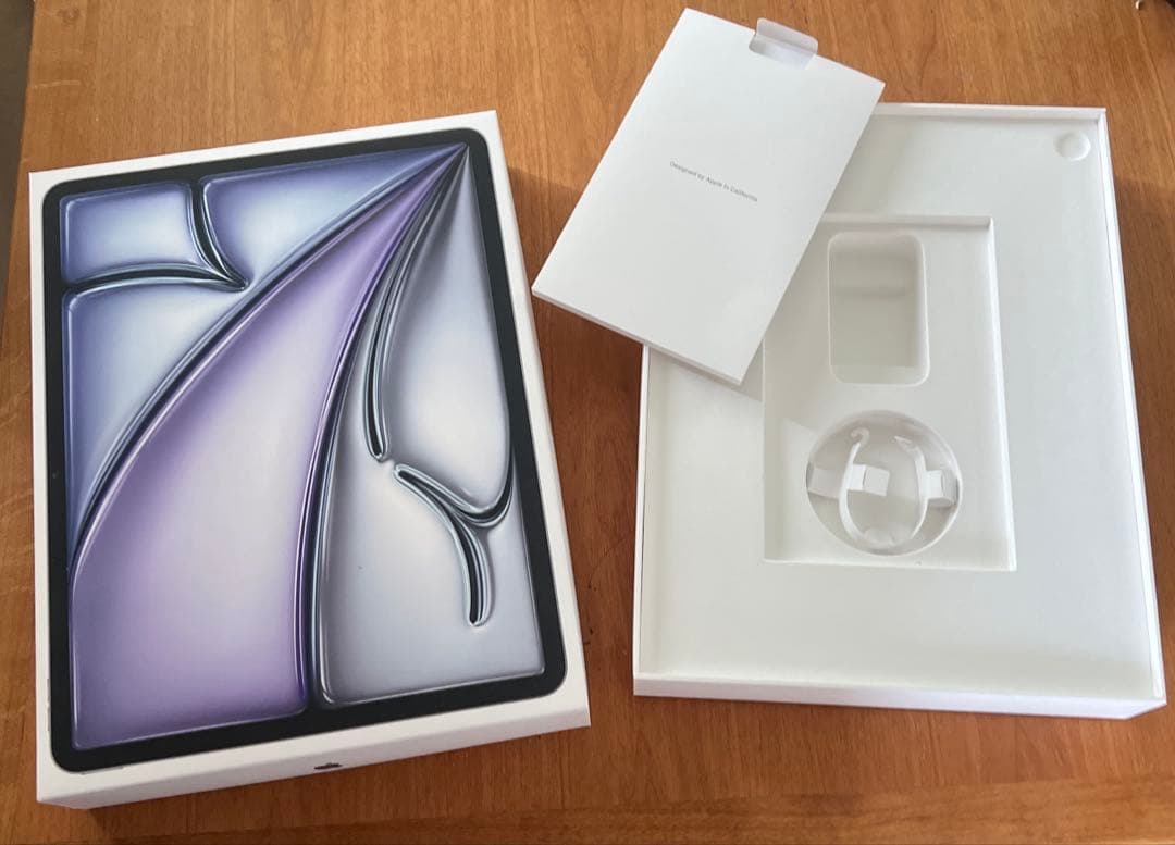 Apple iPad Air (M2) 128GBモデル　スペースグレイ