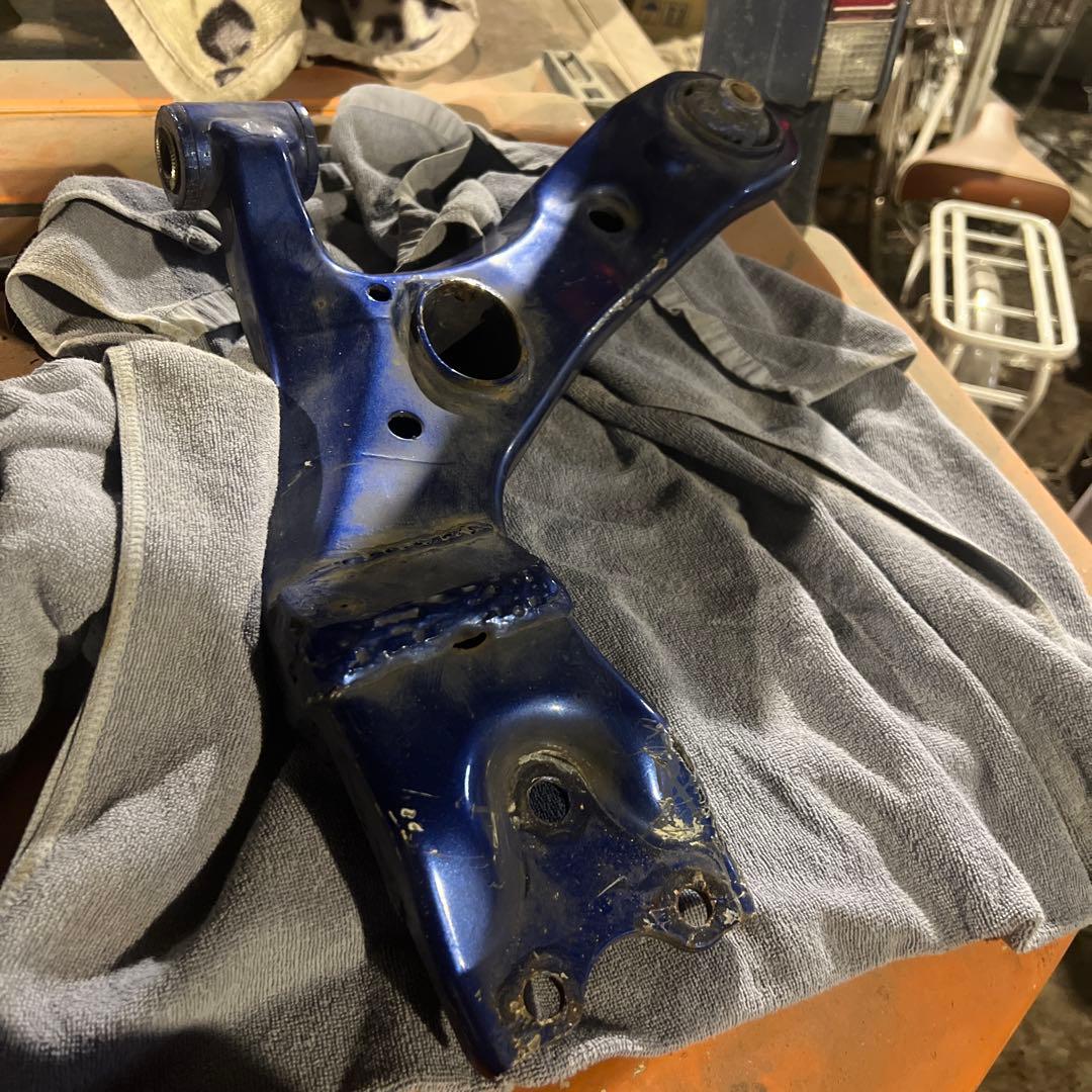 30アルファード ロアアーム