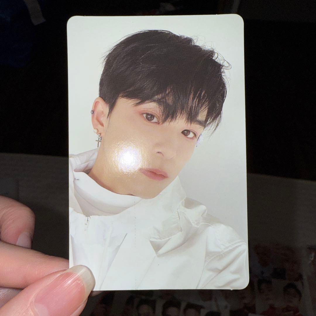 treasure アサヒ まとめ売り トレカ アクスタ