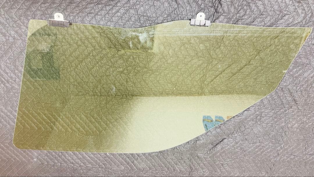 ジ*モ様 ハイエース　純正　サイド　ガラス