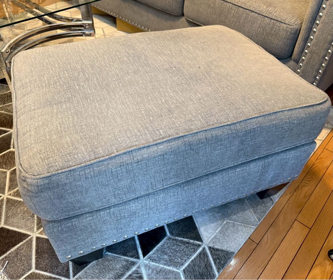 アシュレイ　Ashley オットマン　美品