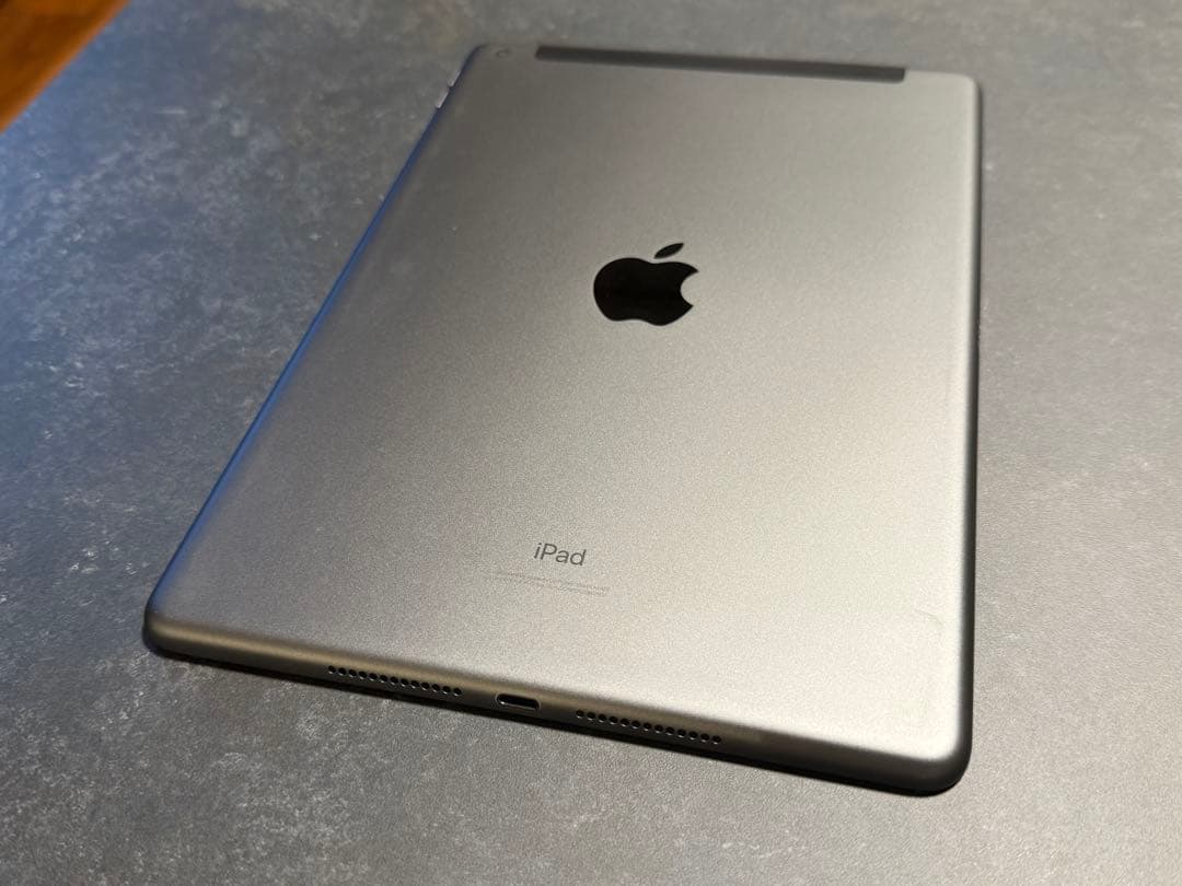 iPad 第8世代 32GB wifi ブラック 本体のみ