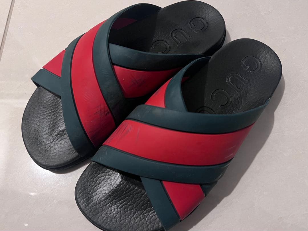 GUCCI ラバースライドサンダル
