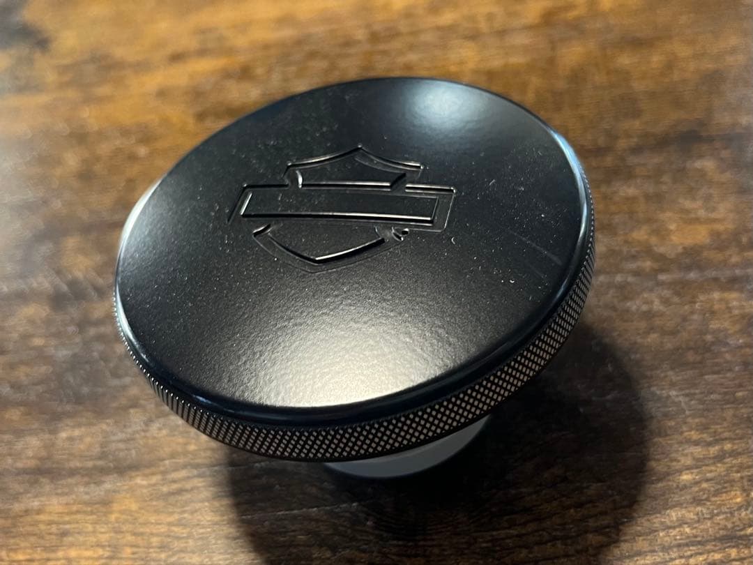 【純正】ハーレーダイヤモンドブラック　タンクキャップ