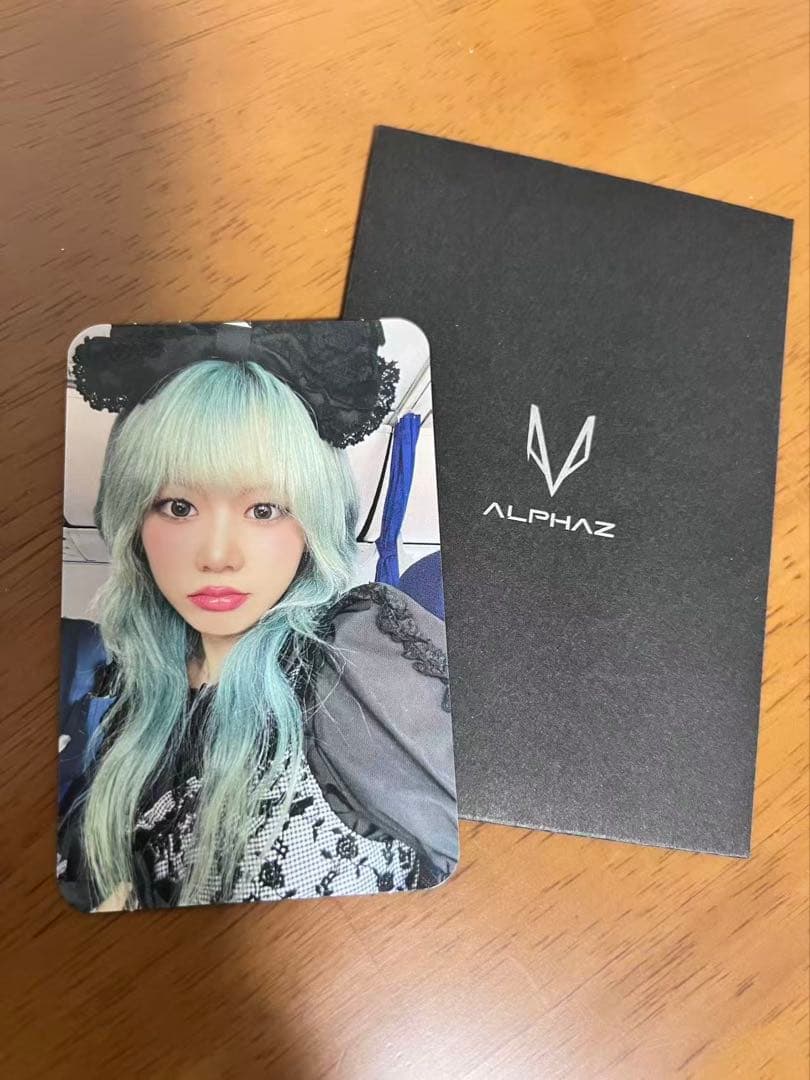 ALPHAZ タレントカード 青い髪の女性