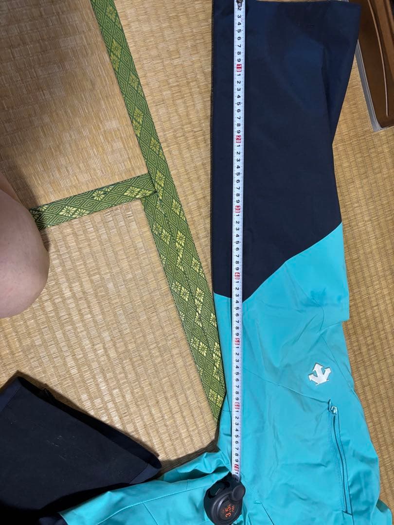 値引交渉歓迎　デサント　デモ女性用スキーウェア 上下