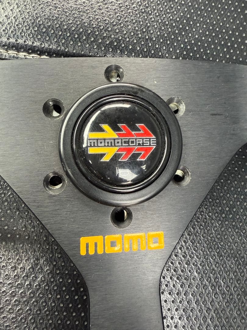 MOMOCORSE 777 ステアリングホイール