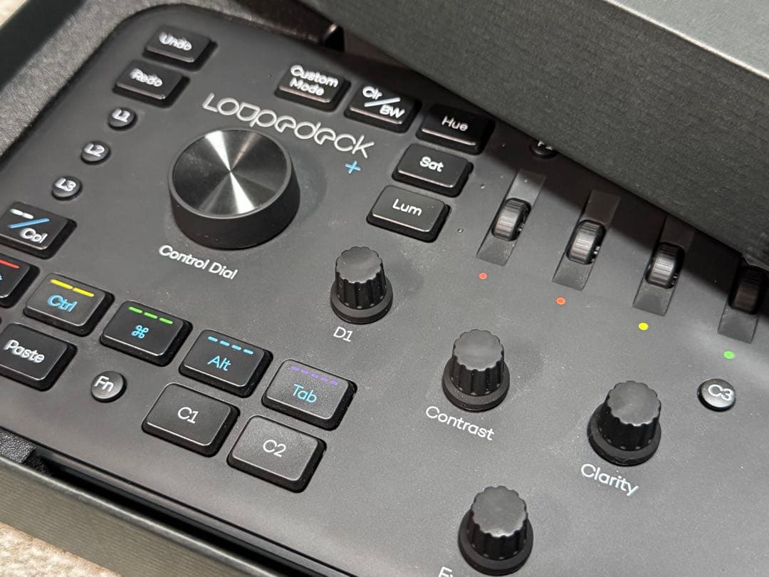 Loupedeck+ 現像コントローラ