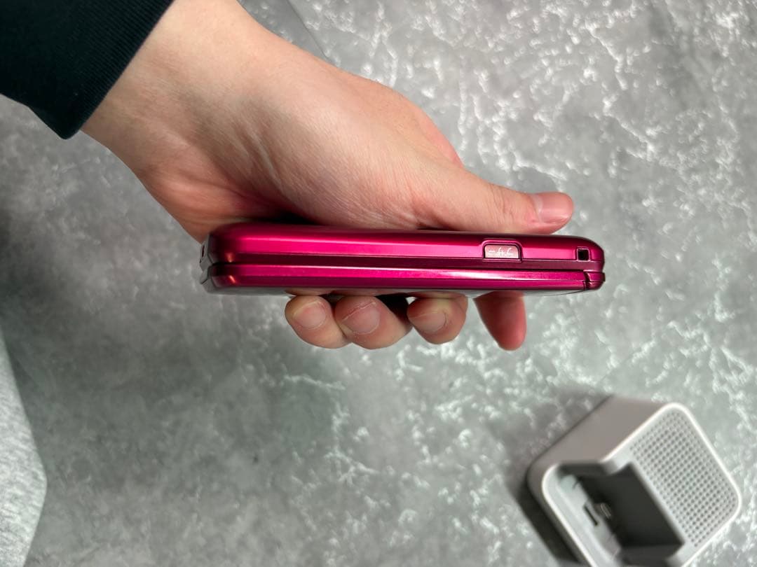 かんたんケータイ　KYF41 レッド　スタンド付き