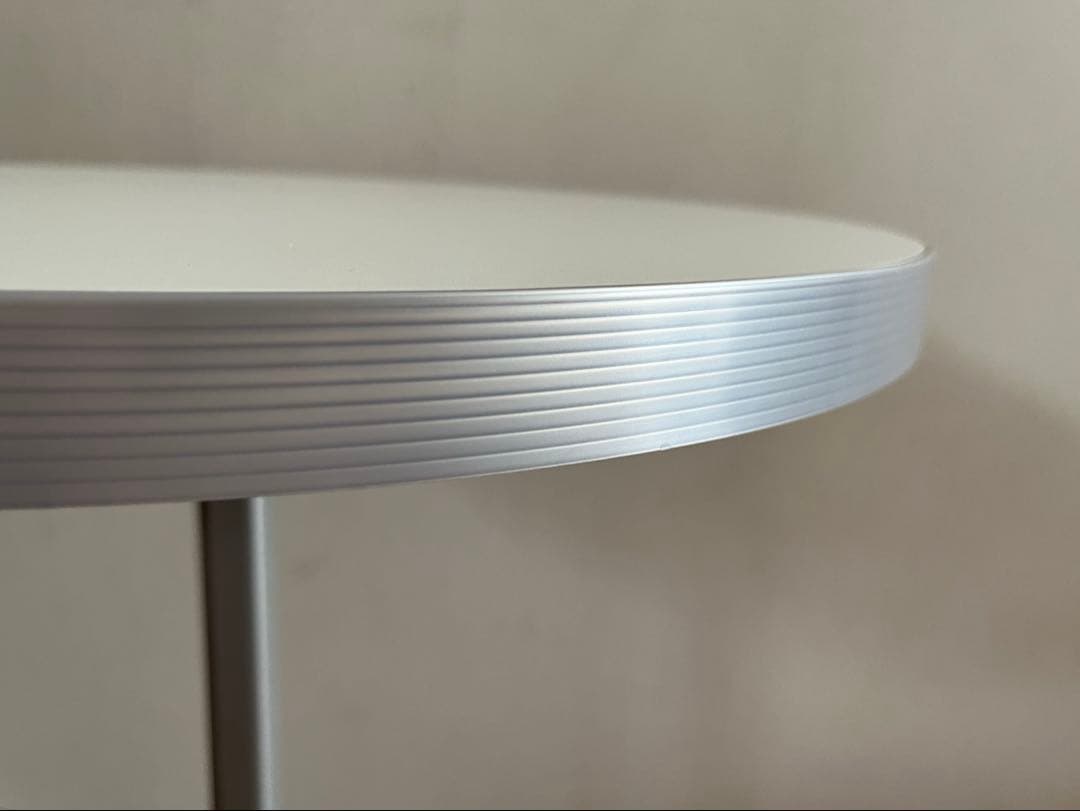 オカムラ Alt Cafeサイドテーブル　シンプルモダン ミニデスク　美品　白