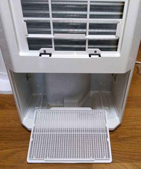 CORONAどこでもクーラー衣類乾燥除湿機。 2016年製。