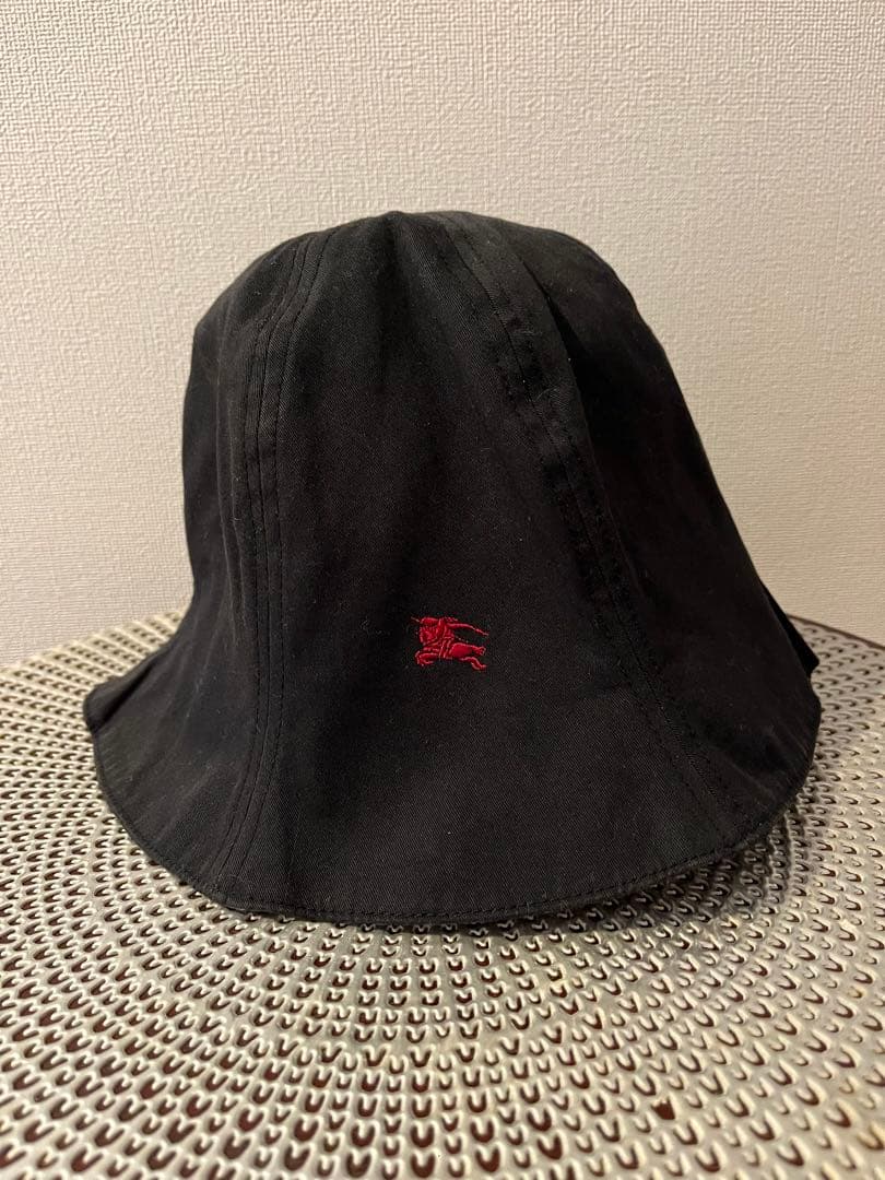 Burberry リバーシブル　帽子