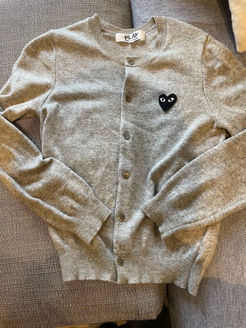 き*い様 PLAY グレー カーディガン ハート刺繍コムデギャルソン