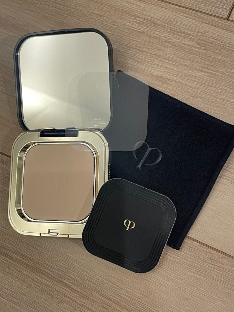 クレドポー プードルコンパクトエサンシエルｎ