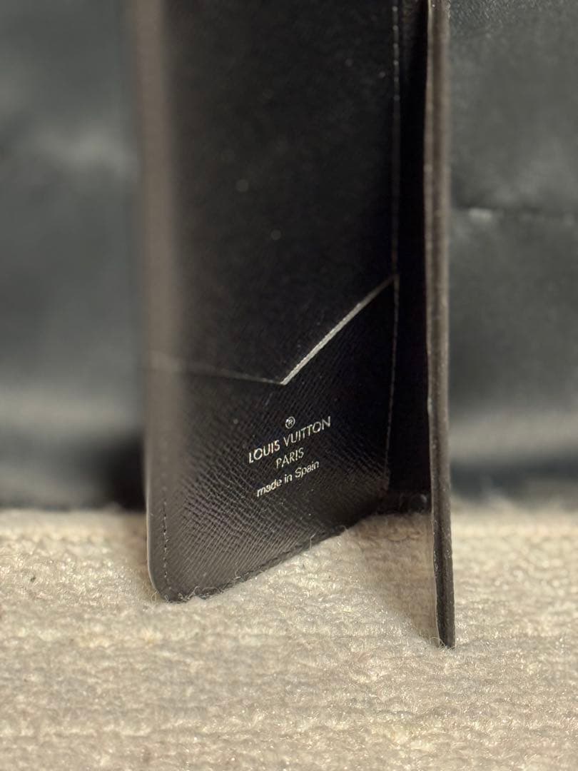 Louis Vuitton ブラック レザー 手帳型ケース