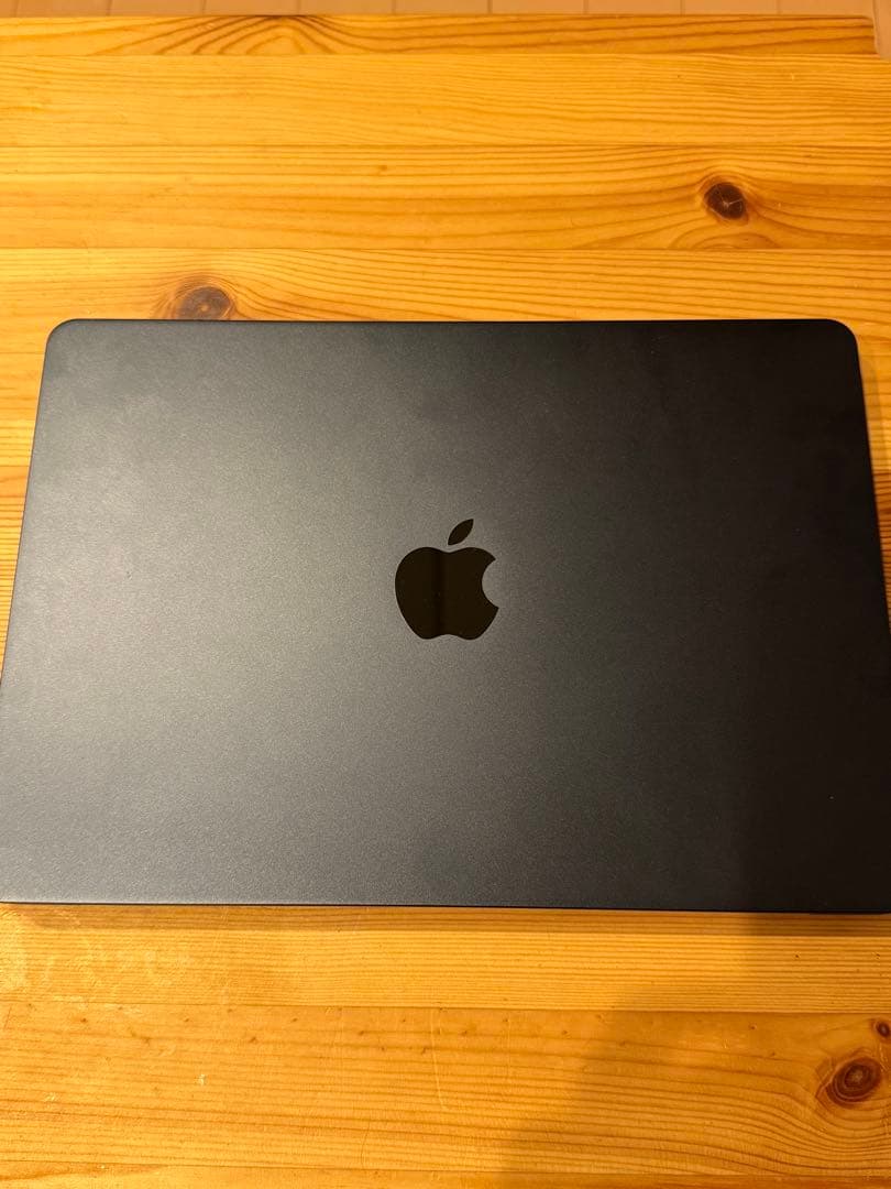 Apple MacBook Air (M2, 2022) 本体