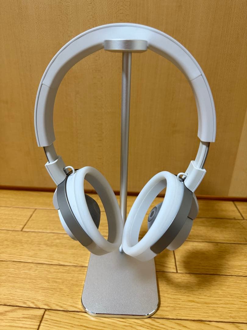 最終値下げ！nwm ONE オープンイヤーヘッドホン ＋ ヘッドホンスタンド付き