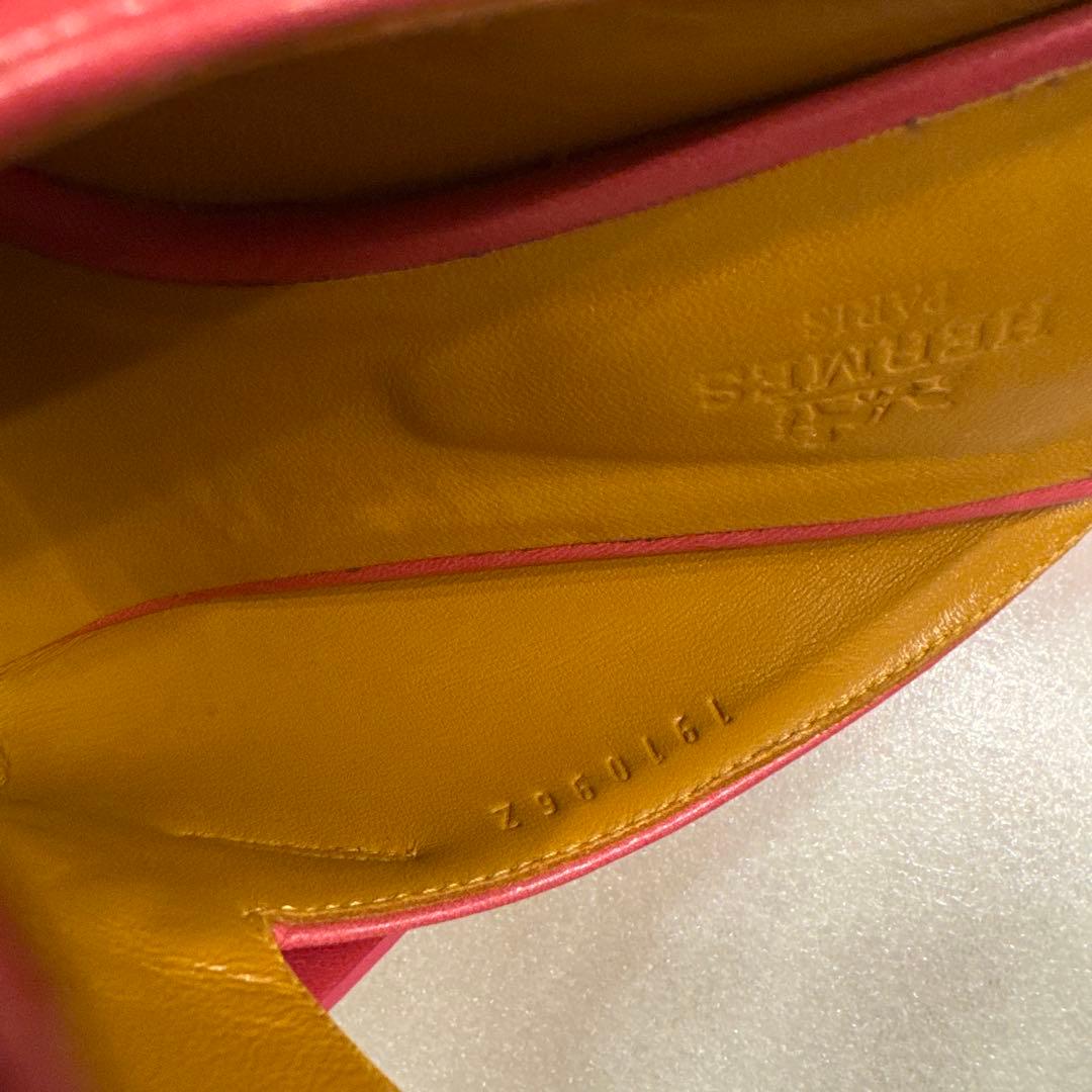 HERMES フリンジ付き赤ローファー