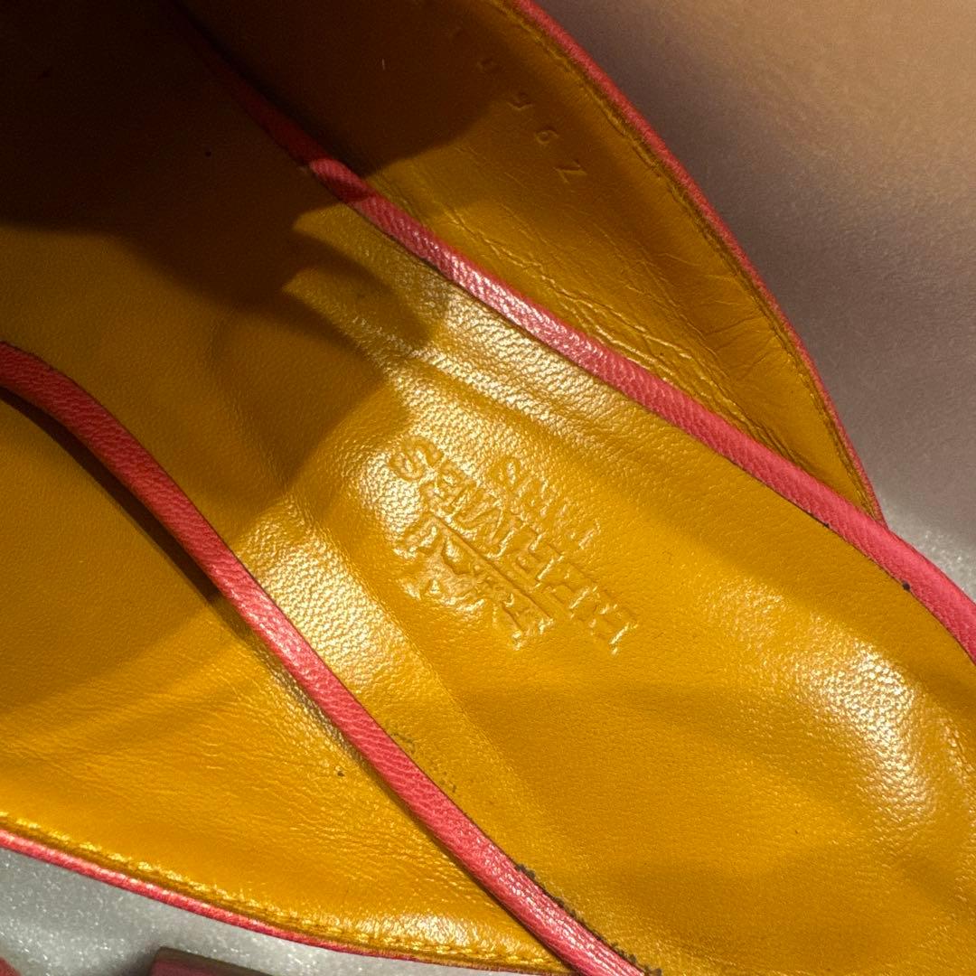 HERMES フリンジ付き赤ローファー