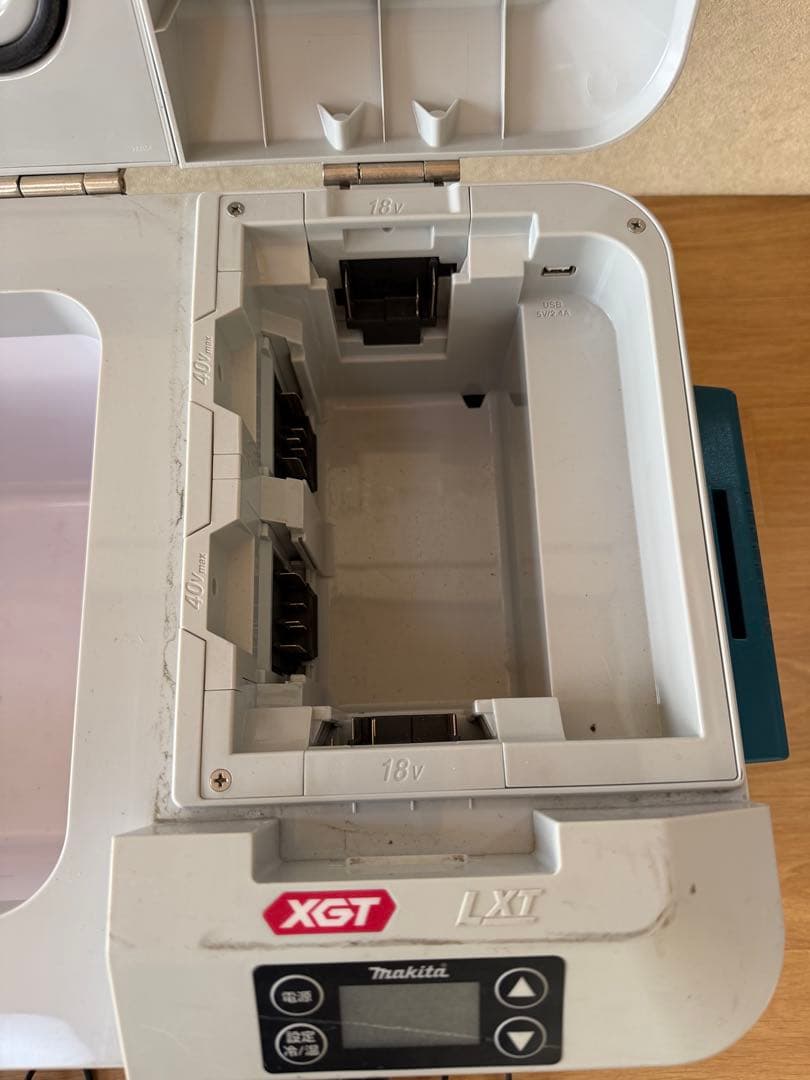 マキタ 充電式保冷温庫 CW001G