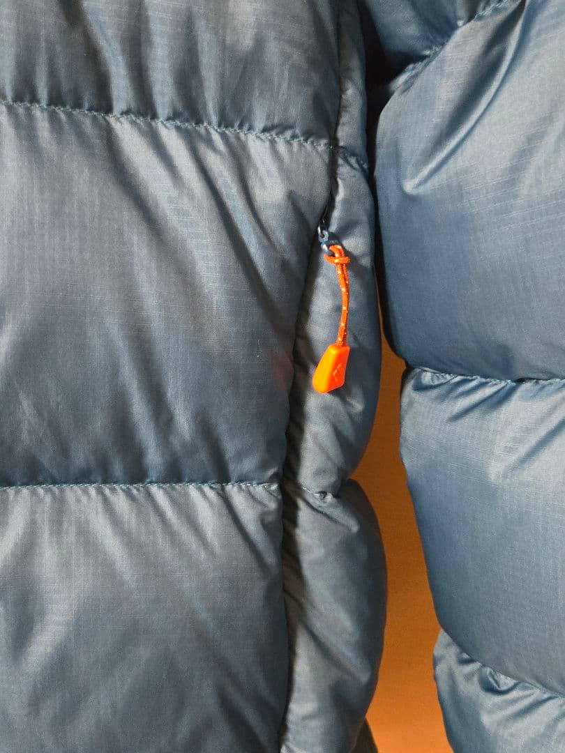 montbell フード付きダウンジャケット 青