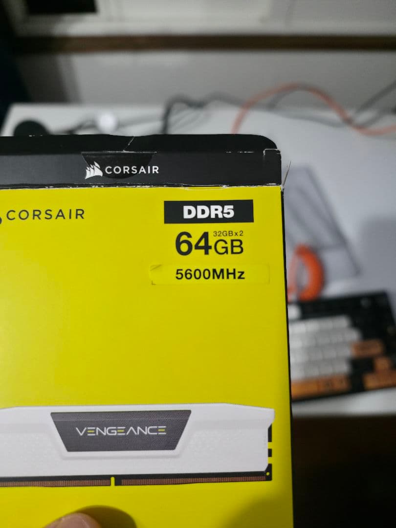 メモリー CORSAIR VENGEANCE DDR5 64GB 5600MHz