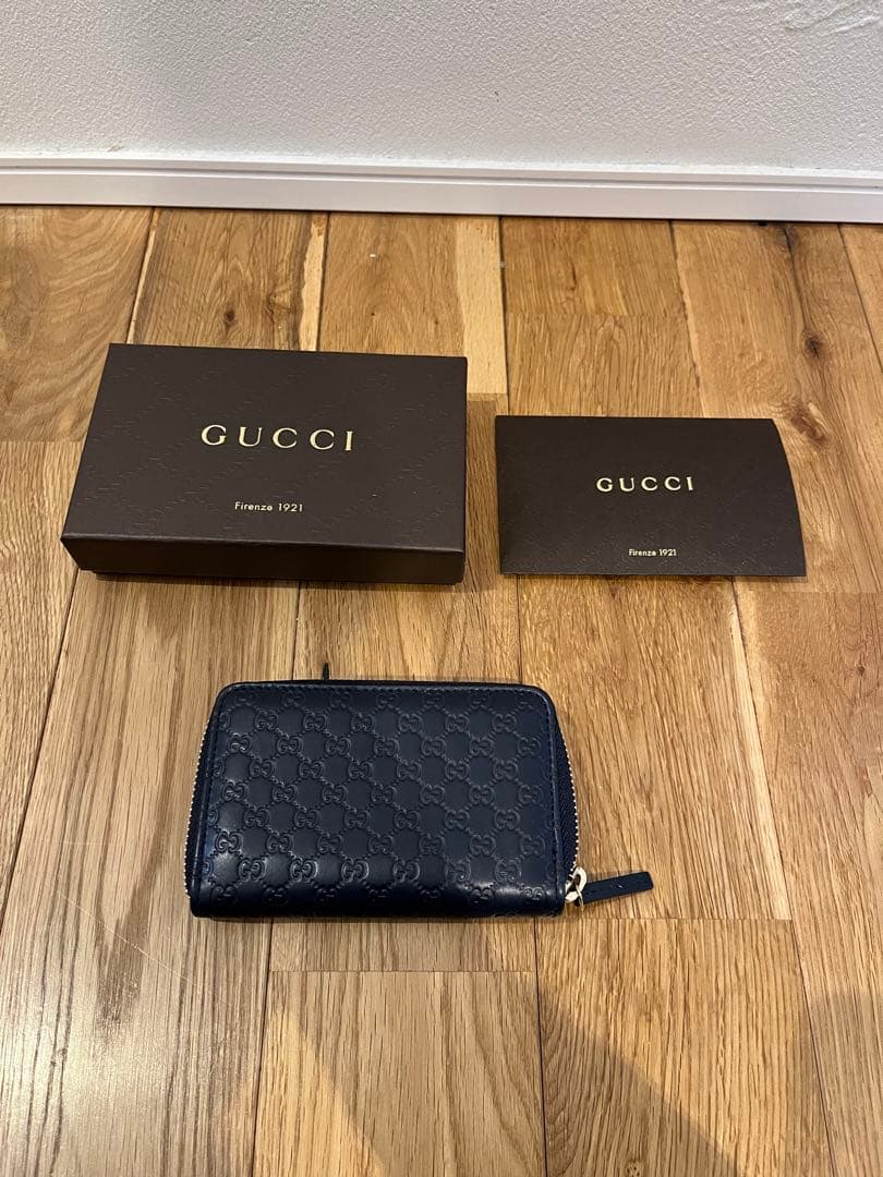 GUCCI ネイビー レザー ケース