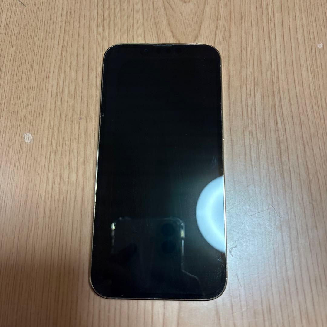 iphone13pro 背面割れ