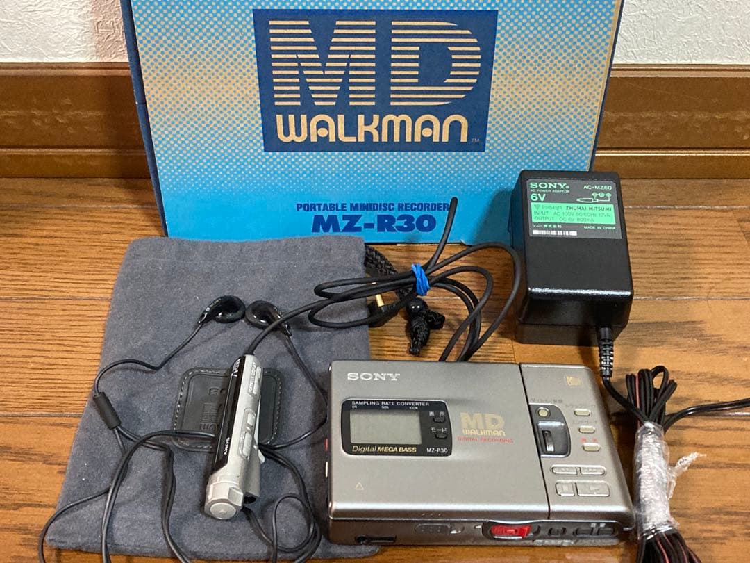 【再生確認済・美品】SONY MDウォークマン MZ-R30 箱 説明書付き