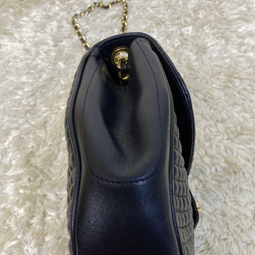 【極美品】✨BALLY キルティング　チェーンショルダーバックBK ゴールド金具