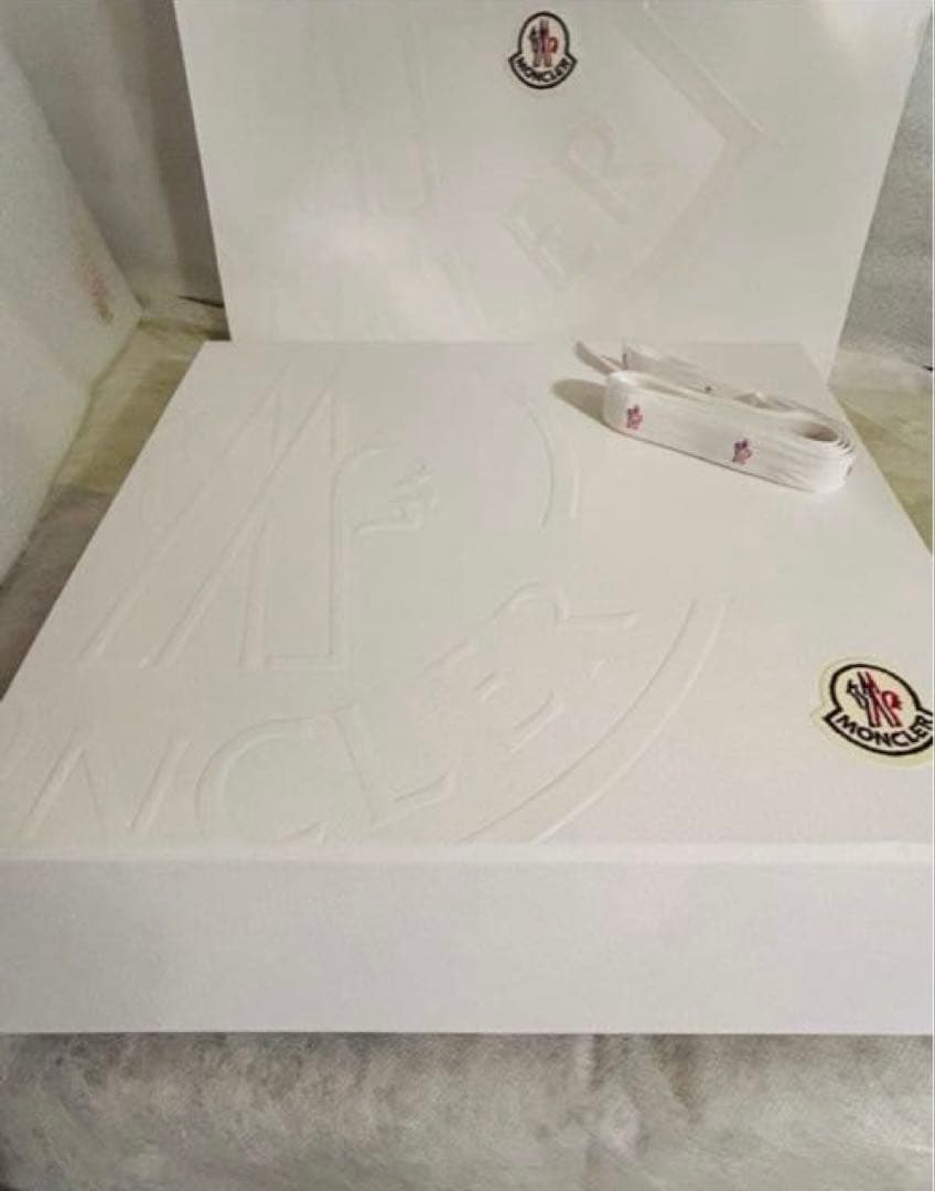 モンクレール　カシミア　手袋　グローブ　新品未使用　ギフトボックス