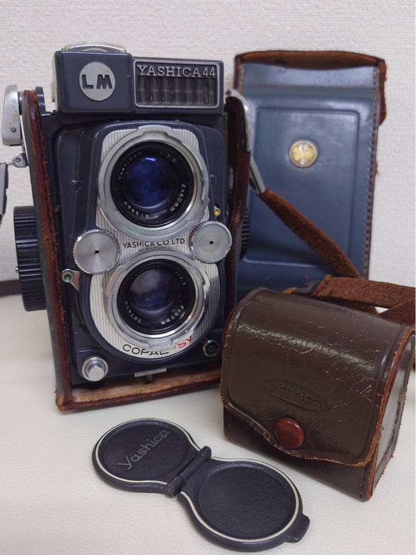 ヤシカYASHICA 44 二眼レフカメラ.