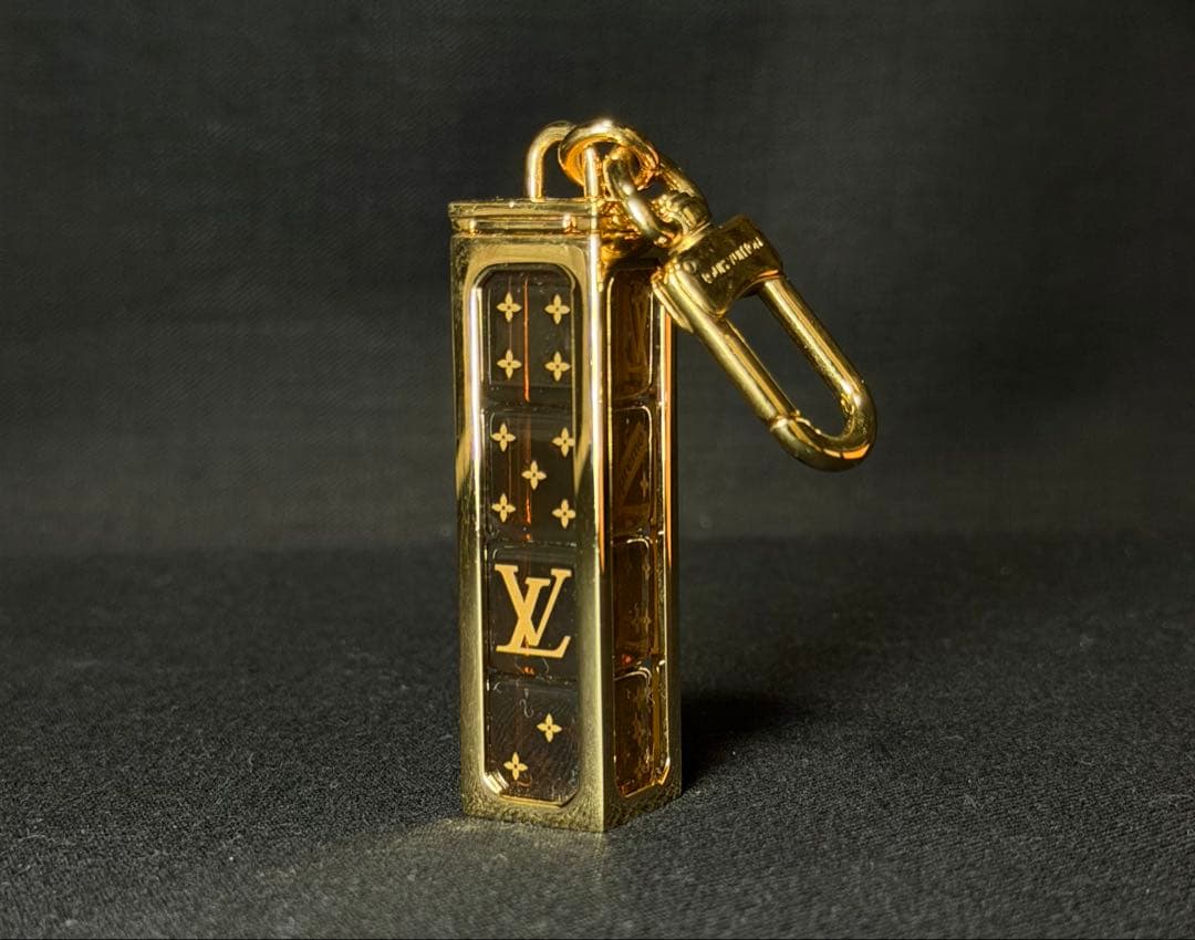 Louis Vuitton ✗ SUPREME コラボ ダイス キーホルダー