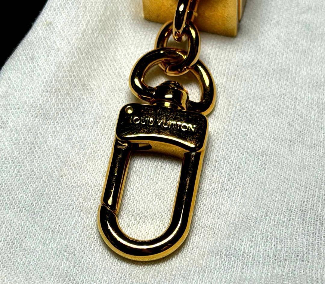 Louis Vuitton ✗ SUPREME コラボ ダイス キーホルダー