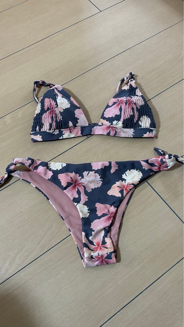 アリシアスタン ハイビスカス柄　セットビキニ✨