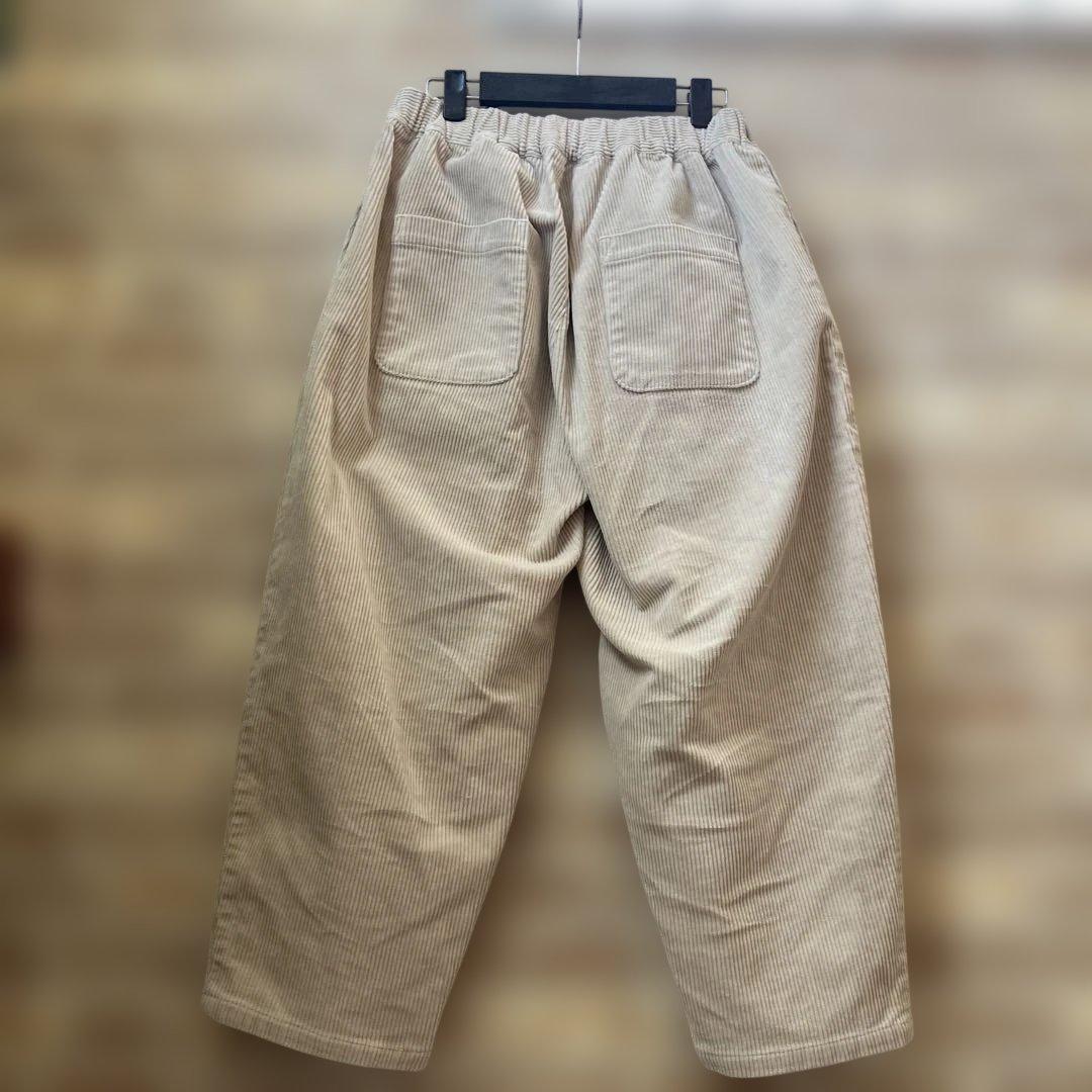 オローネ　コーデュロイバルーンパンツ