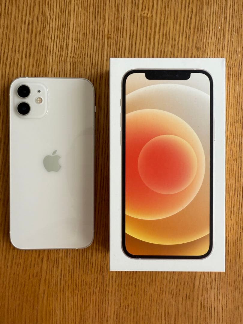 iPhone12本体 白
