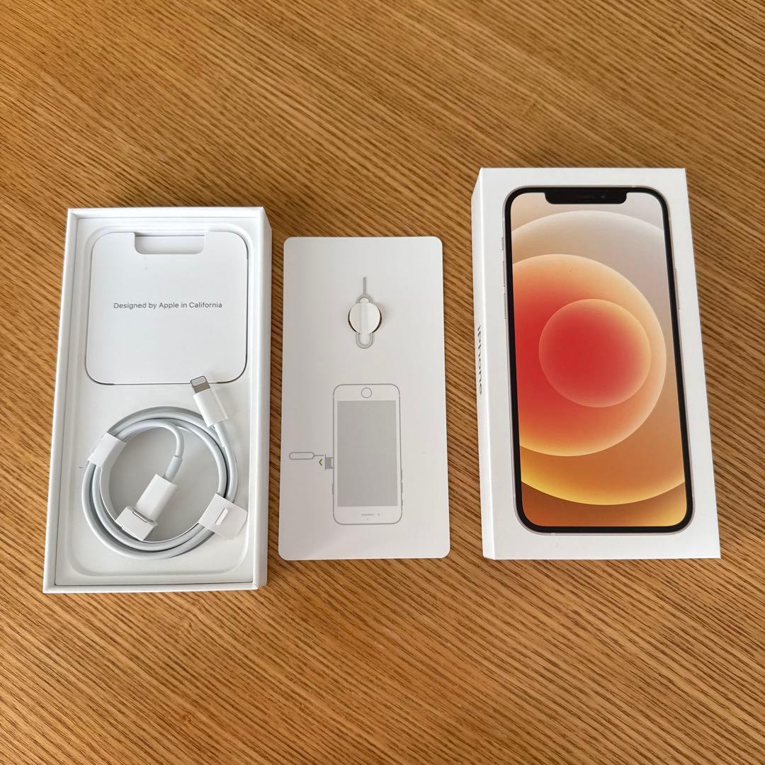 iPhone12本体 白