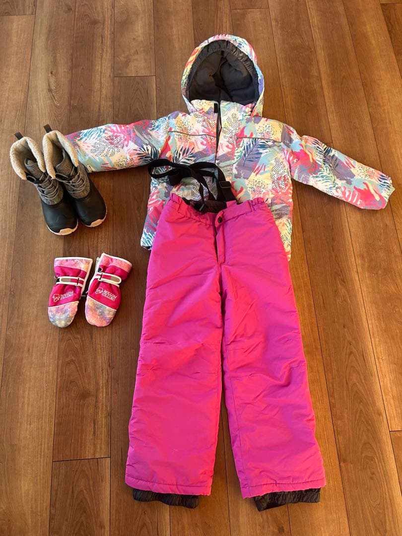 【クリーニング済】キッズスキーウェア130cm　ブーツ　手袋セット